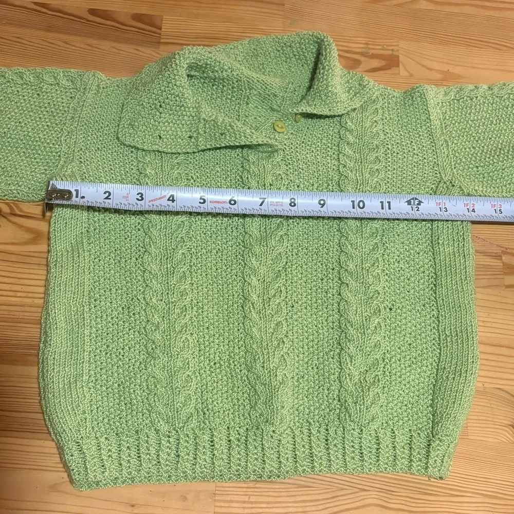 Vintage hand knit green‎ child’s sweater 4T